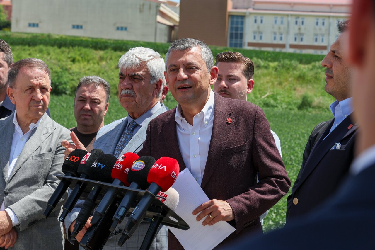 Özgür Özel: “İmamoğlu’na Uygulanan Dijital Darbe, Panik Halindeki İktidarın Eseridir”