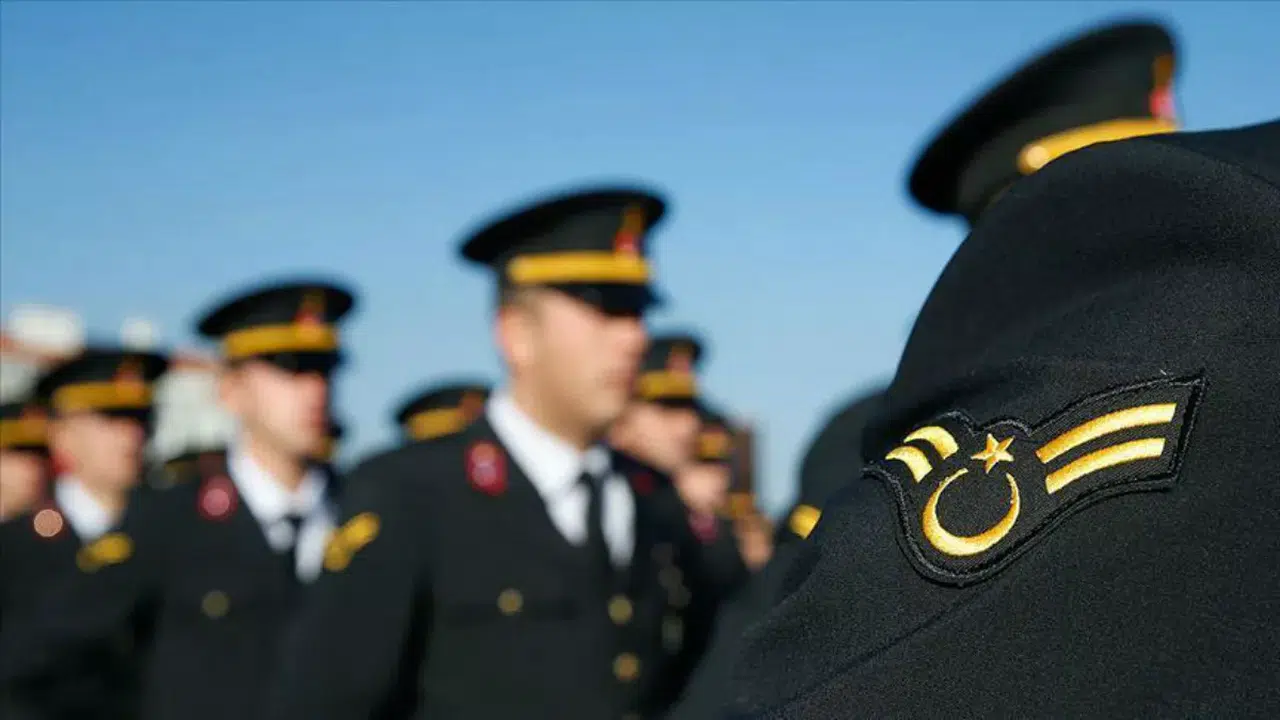 Cem Avşar, TSK mensuplarının özlük haklarındaki sorunları Meclis gündemine taşıdı