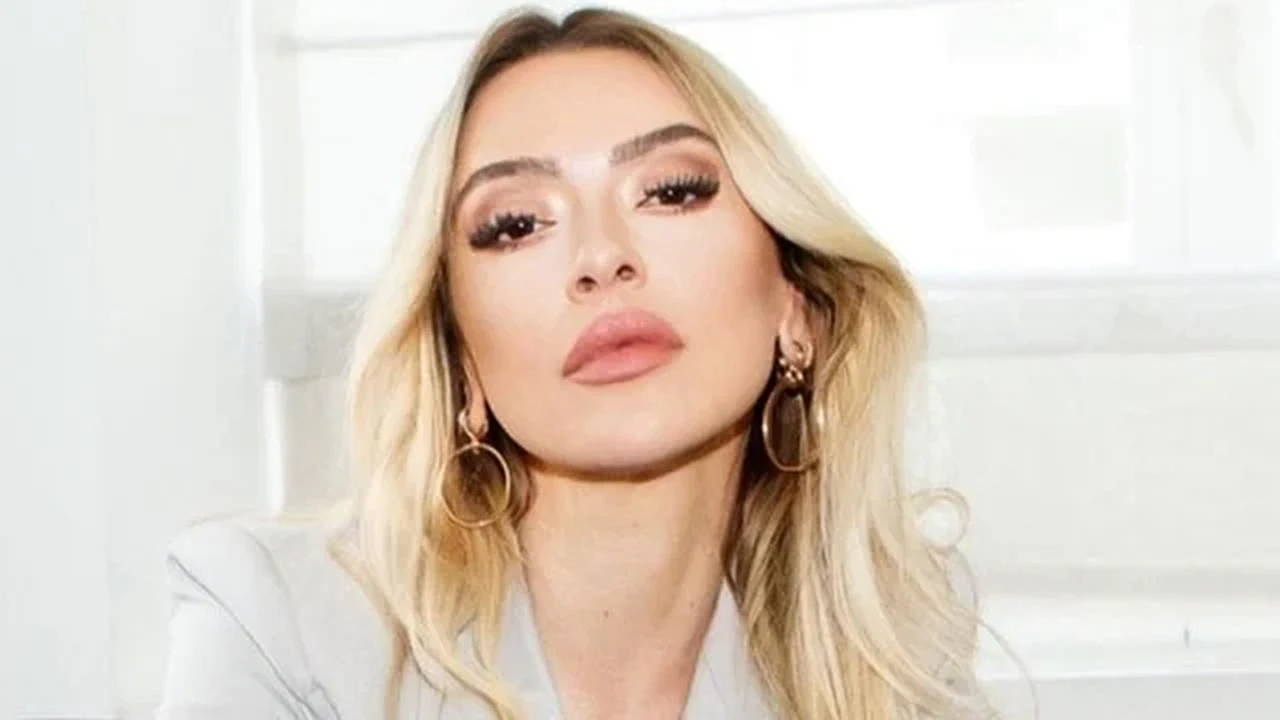 Hadise'den Ahmet Çakar'a hakaret davası