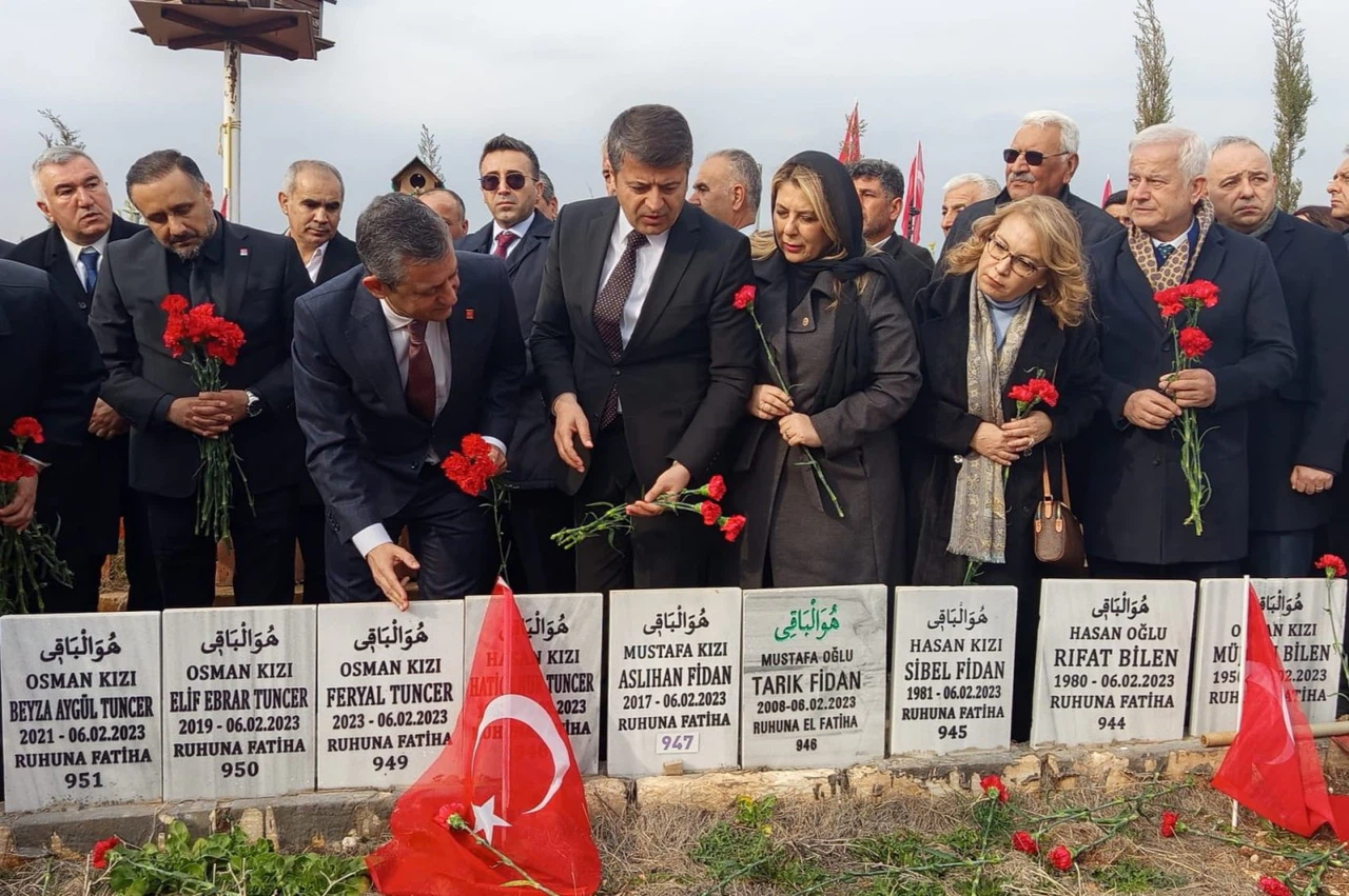 CHP'li Elvan Işık Gezmiş: "Depremzedeler Hâlâ Konteynırlarda, Deprem Bakanlığı Kurulmalı!"