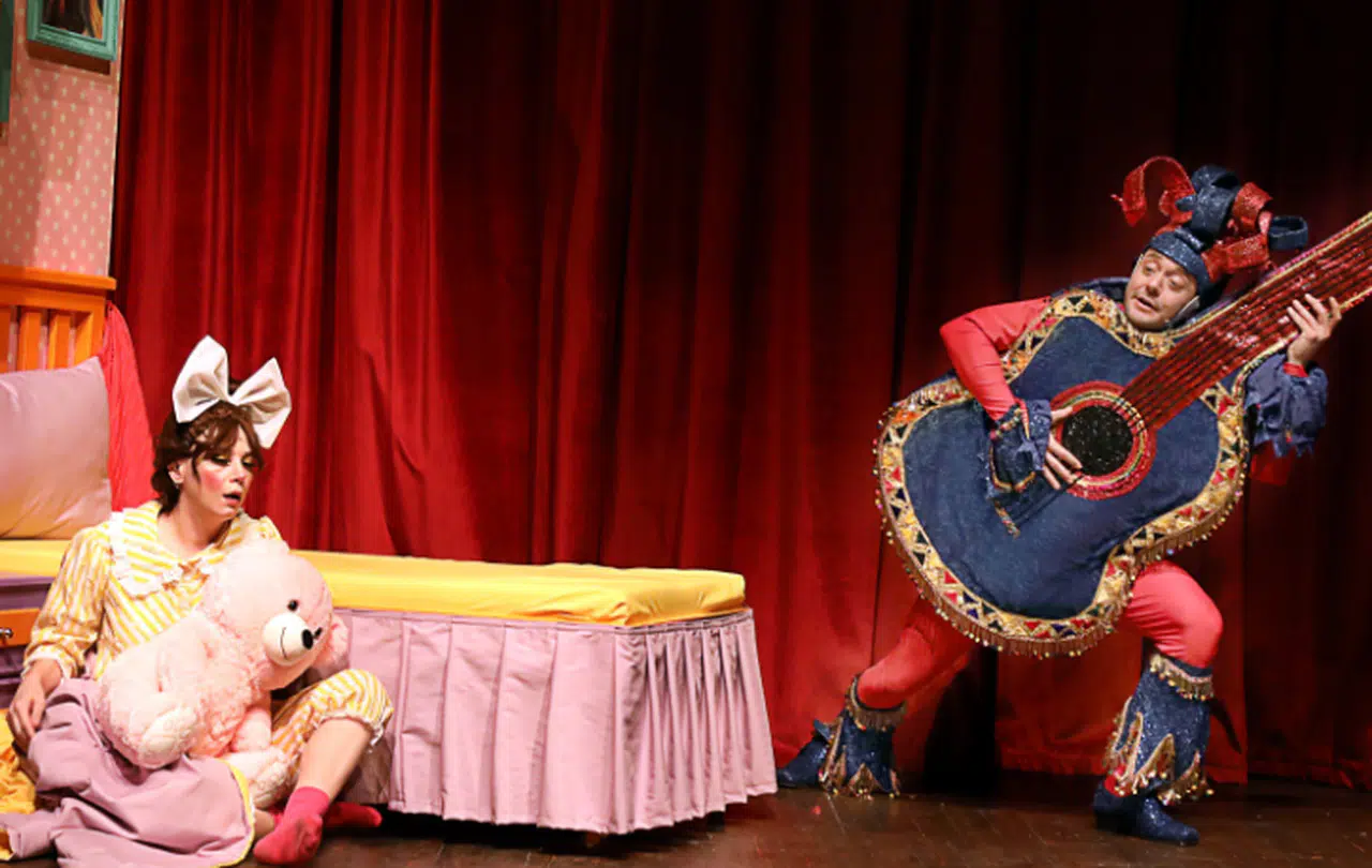 İBB Şehir Tiyatroları'ndan Yeni Oyunlar: "Maviydi Bisikletim" ve "Sesler Ülkesi"