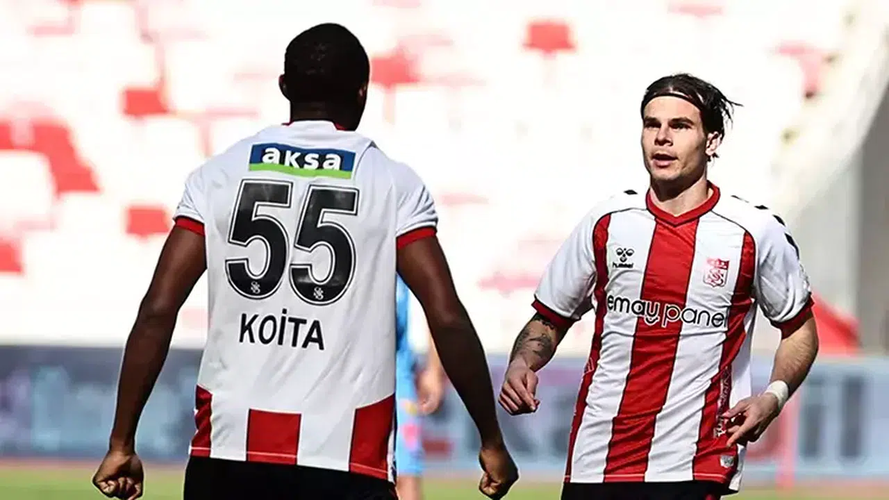 Göztepe deplasmanda Sivasspor'a 3-1 yenildi