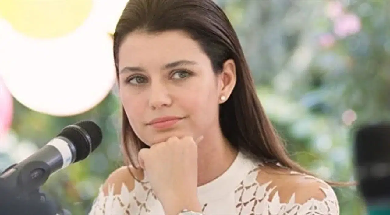 Beren Saat: Kapılarda ağlayan anneleri görünce içim parçalanıyor