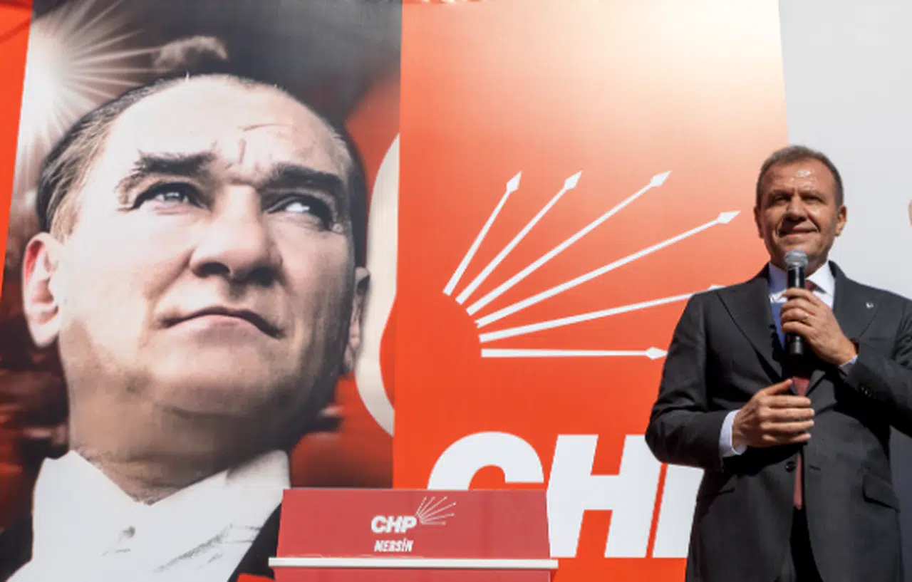 Mersin Büyükşehir Belediye Başkanı Vahap Seçer: Gençlerin yüreğine pranga vuramazsınız