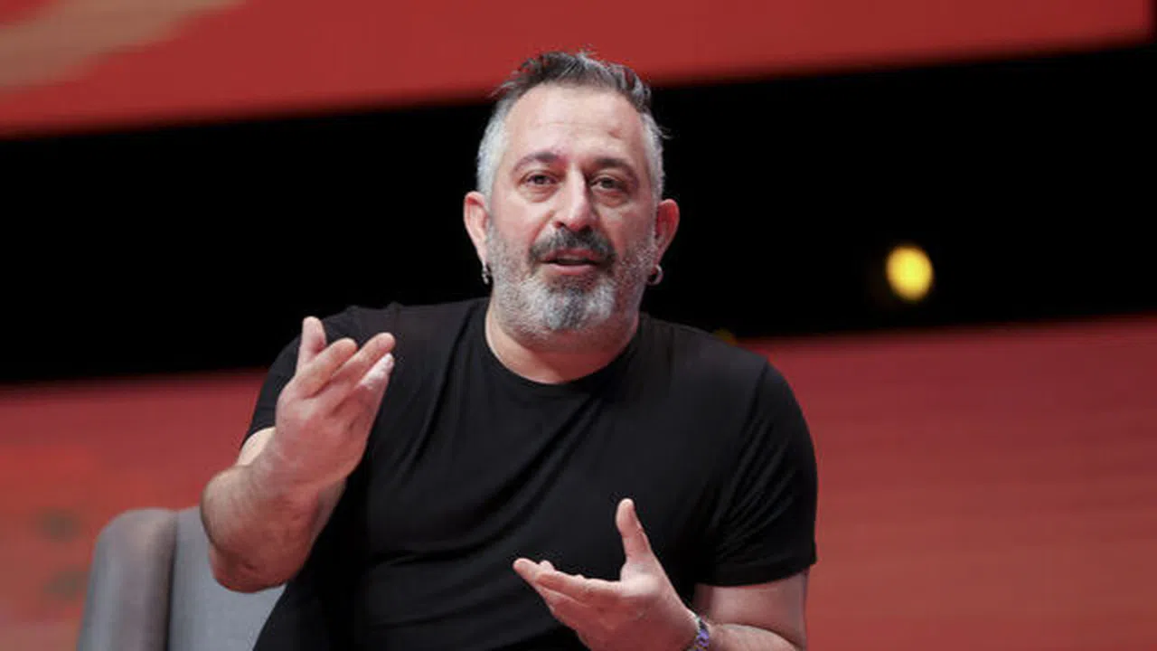 Cem Yılmaz'dan TRT'ye Aybüke Pusat tepkisi: TRT bizim devlet kanalı değil miydi?