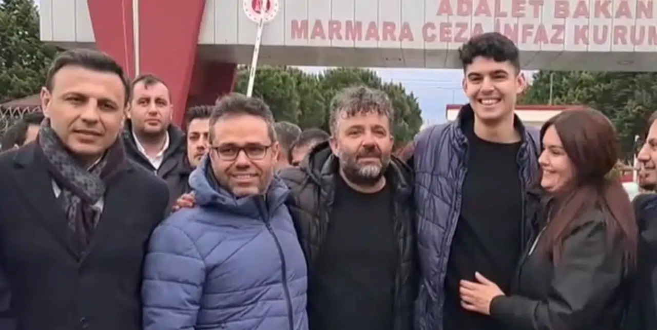 Tahliye olan Berkay Gezgin: En kısa sürede Ekrem Başkanı da çıkartacağız