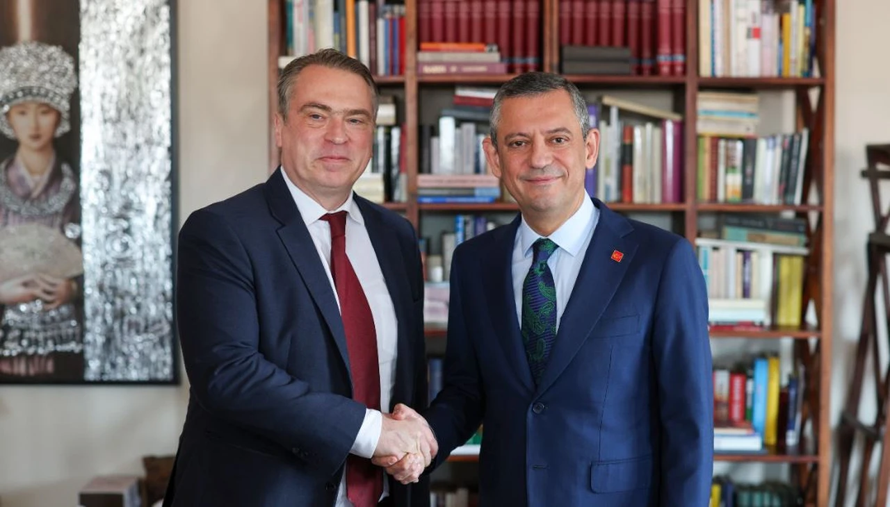 Özgür Özel, AB Büyükelçileriyle Bir Araya Geldi