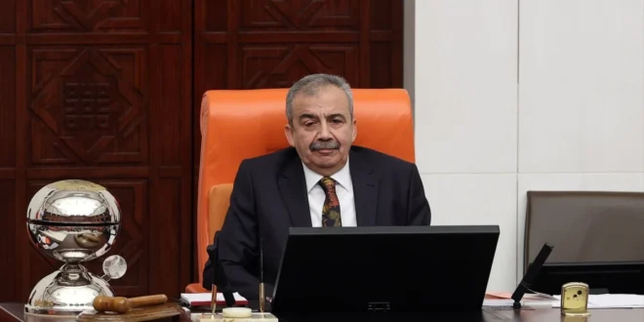 Kalp krizi geçiren TBMM Başkanvekili Sırrı Süreyya Önder ameliyata alındı