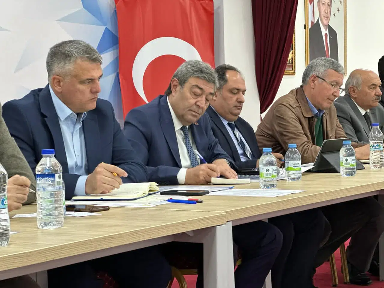 DURSUN ATAŞ MUHTARLAR VE KURUM TEMSİLCİLERİ İLE TOPLANTI YAPTI