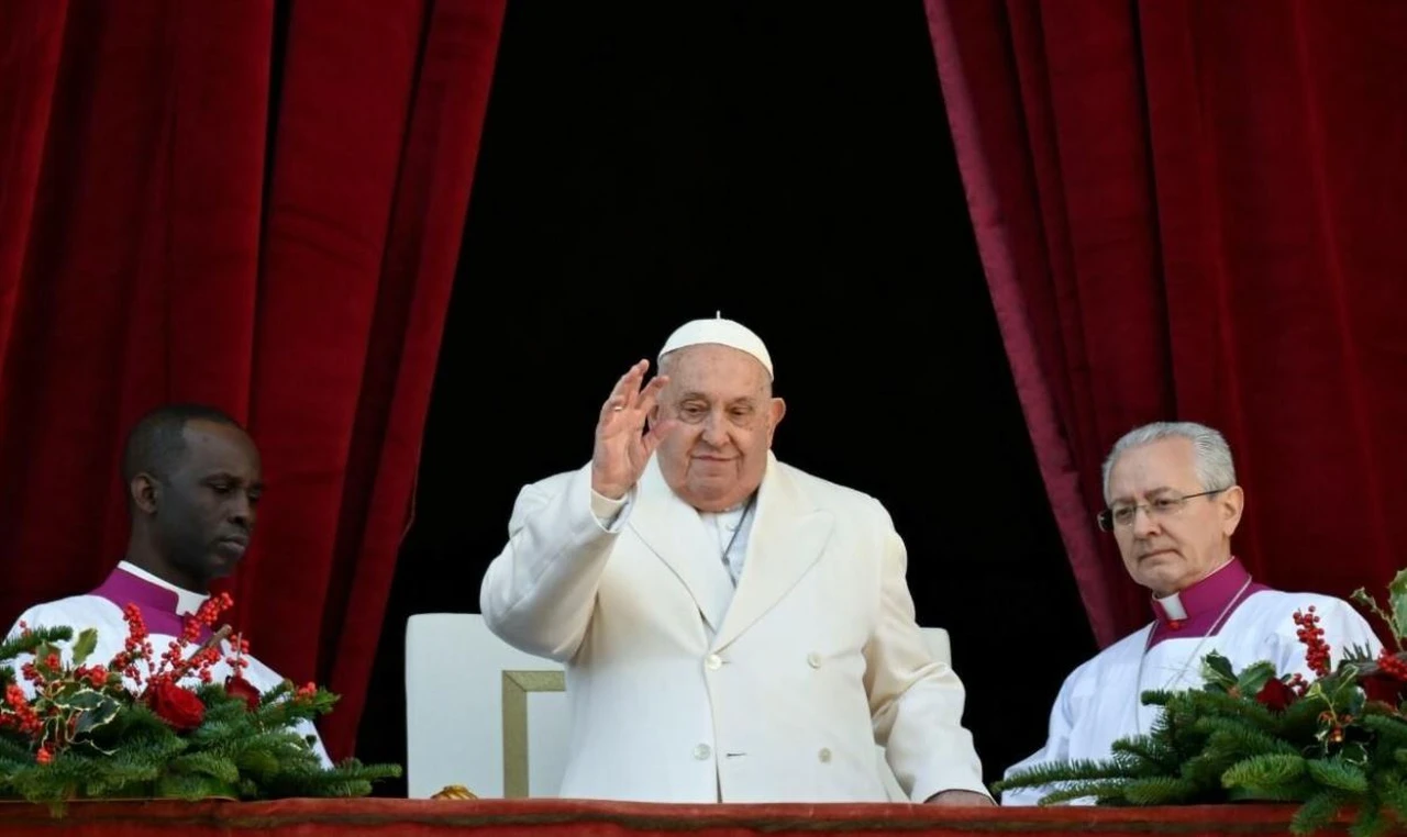 Papa Francis’in Naaşı Aziz Petrus Bazilikası’nda Ziyarete Açıldı