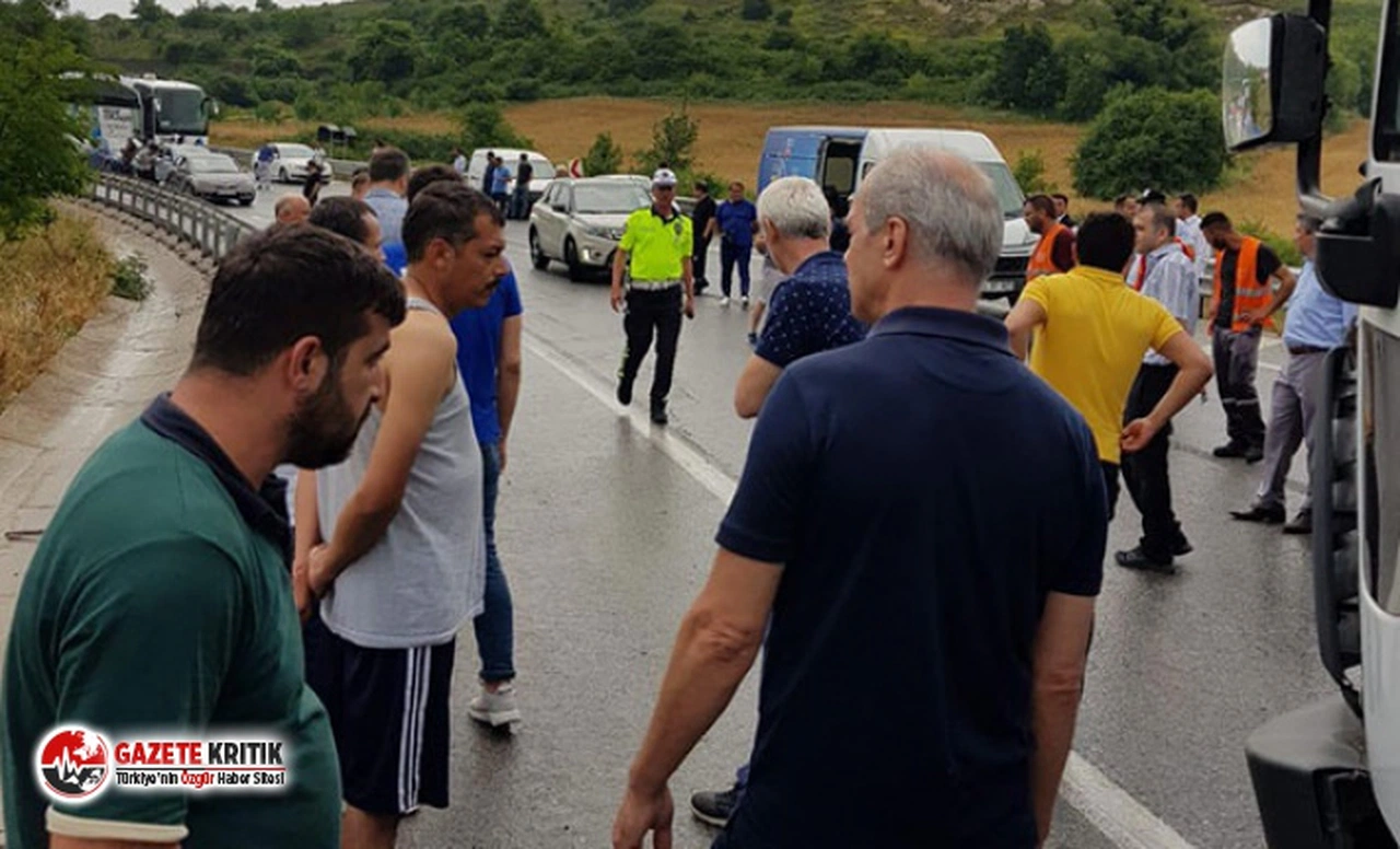 TIR kaza yaptı, Bursa - İstanbul karayolu trafiğe kapandı