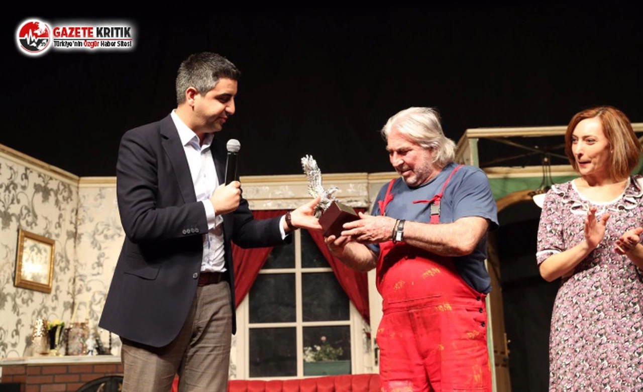 ‘Hoş Geldin Boyacı’ Adlı Tiyatro Oyunu ile Kartallılar Kahkahaya Doydu