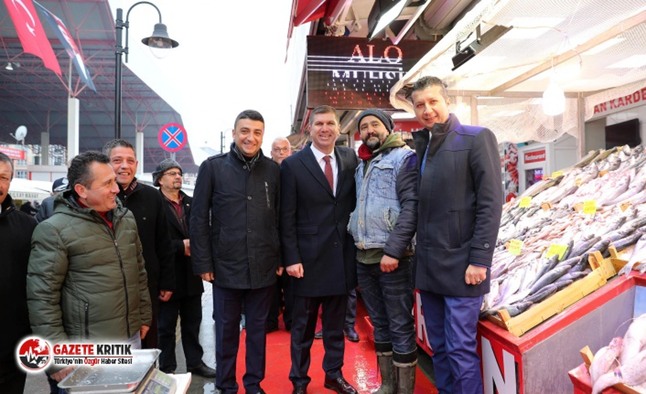 Başkan Ercengiz, Halk Pazarında Helva Dağıttı