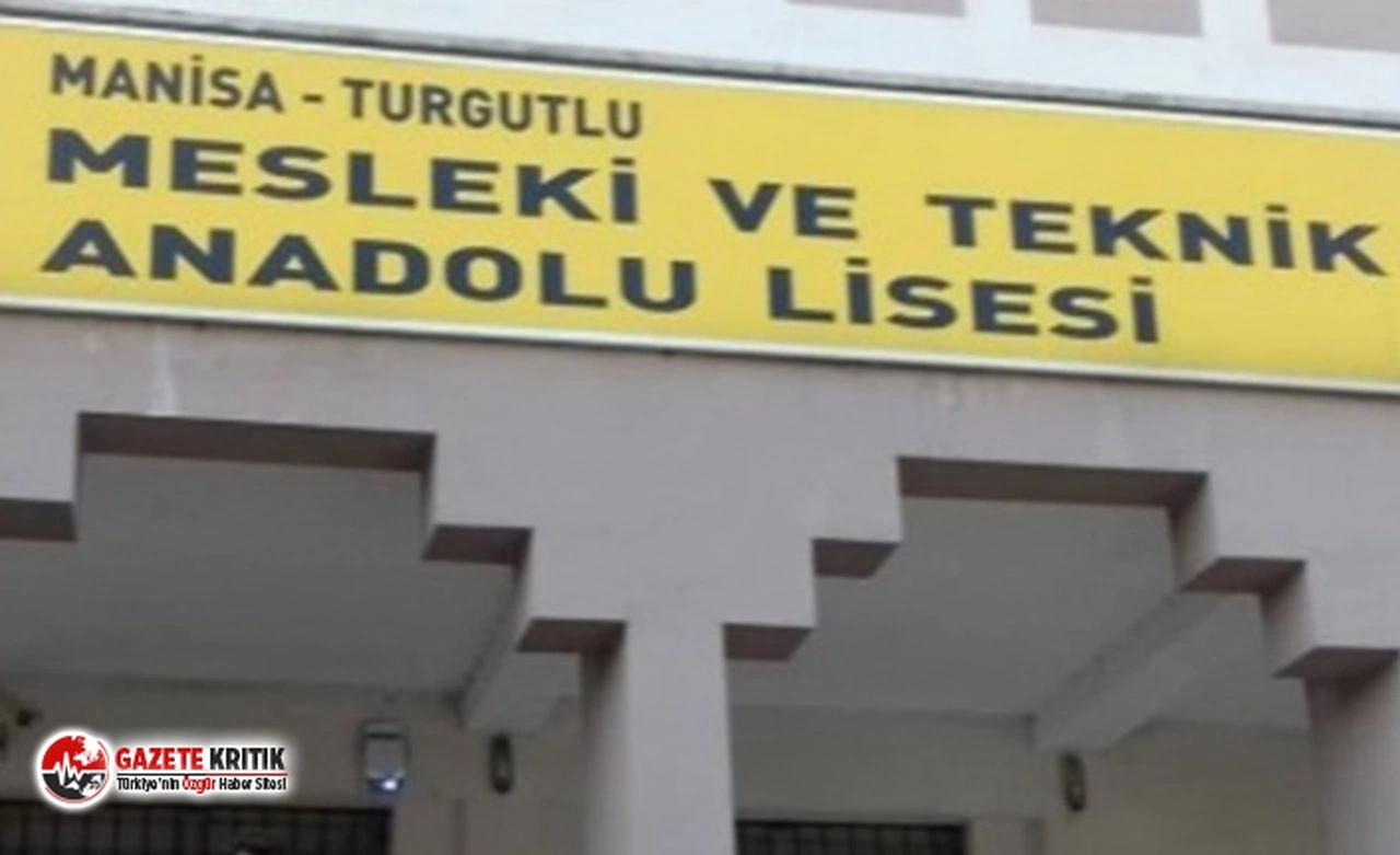 Boş derste müdür yardımcısının din eğitimi vermesine karşı çıkan öğretmen “Cumhurbaşkanı ve dine hakaret”ten açığa alındı