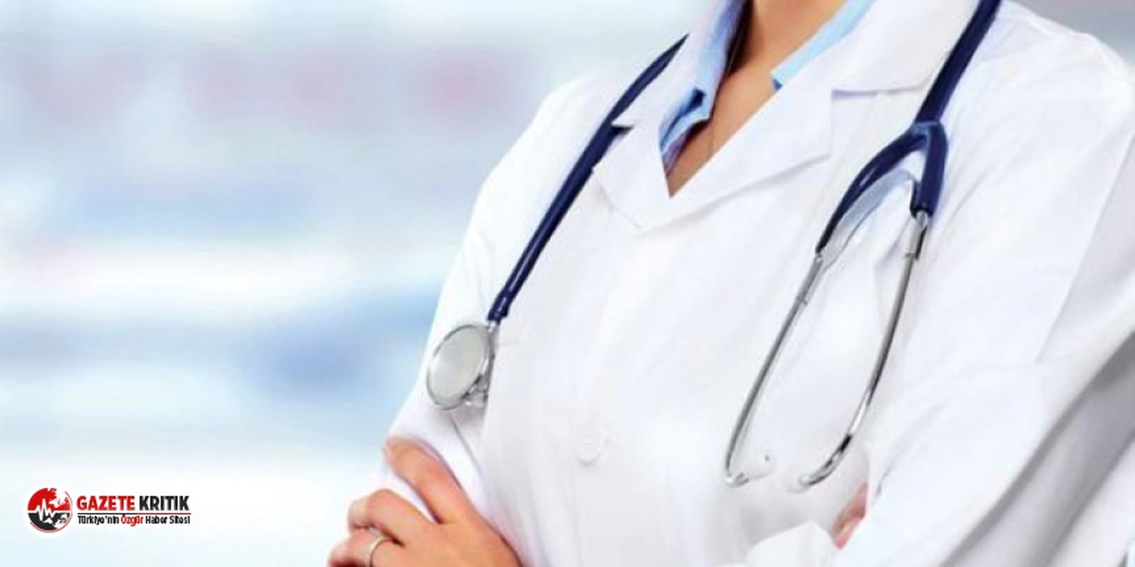 Koronavirüs şüphelisi suyun içine tükürüp doktora serpti