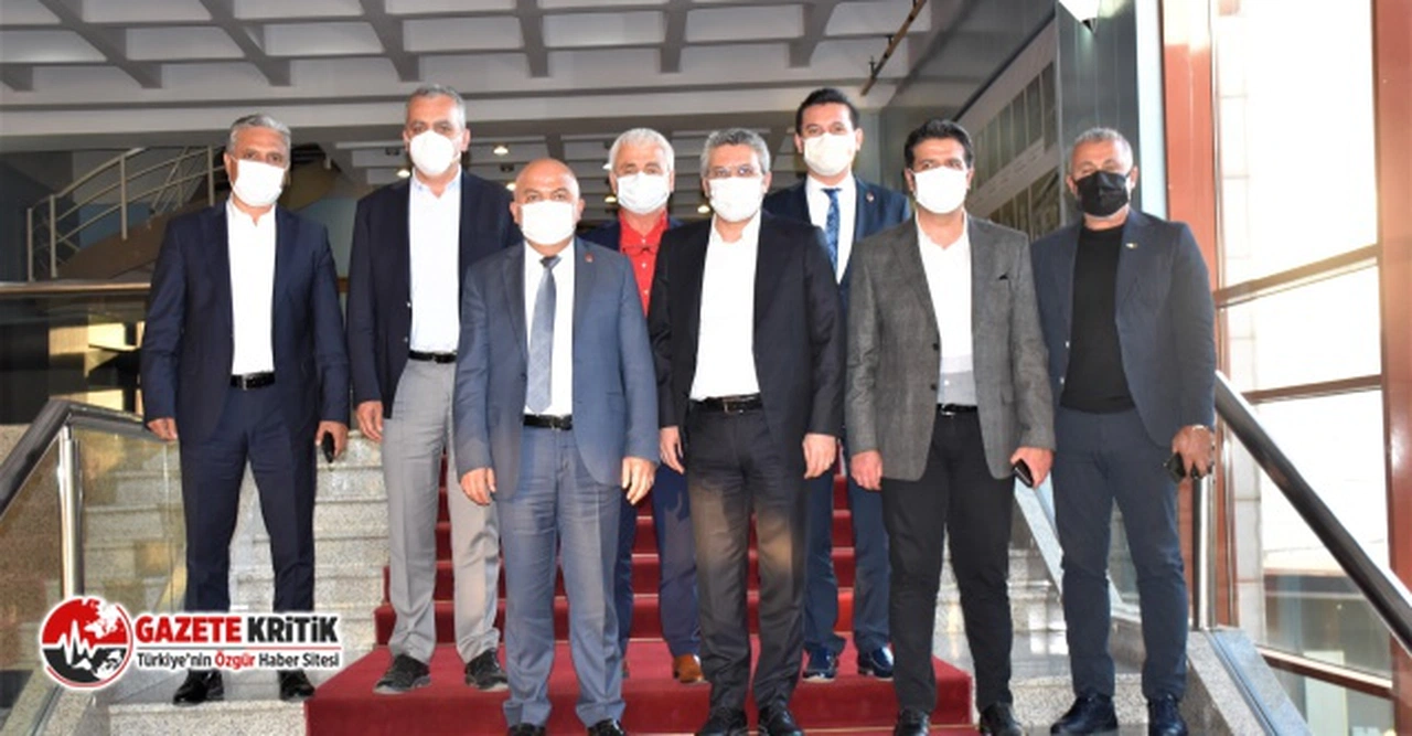 Oğuz Kaan Salıcı Antalya’da “Her an seçim olacakmışçasına hazırlanacağız”