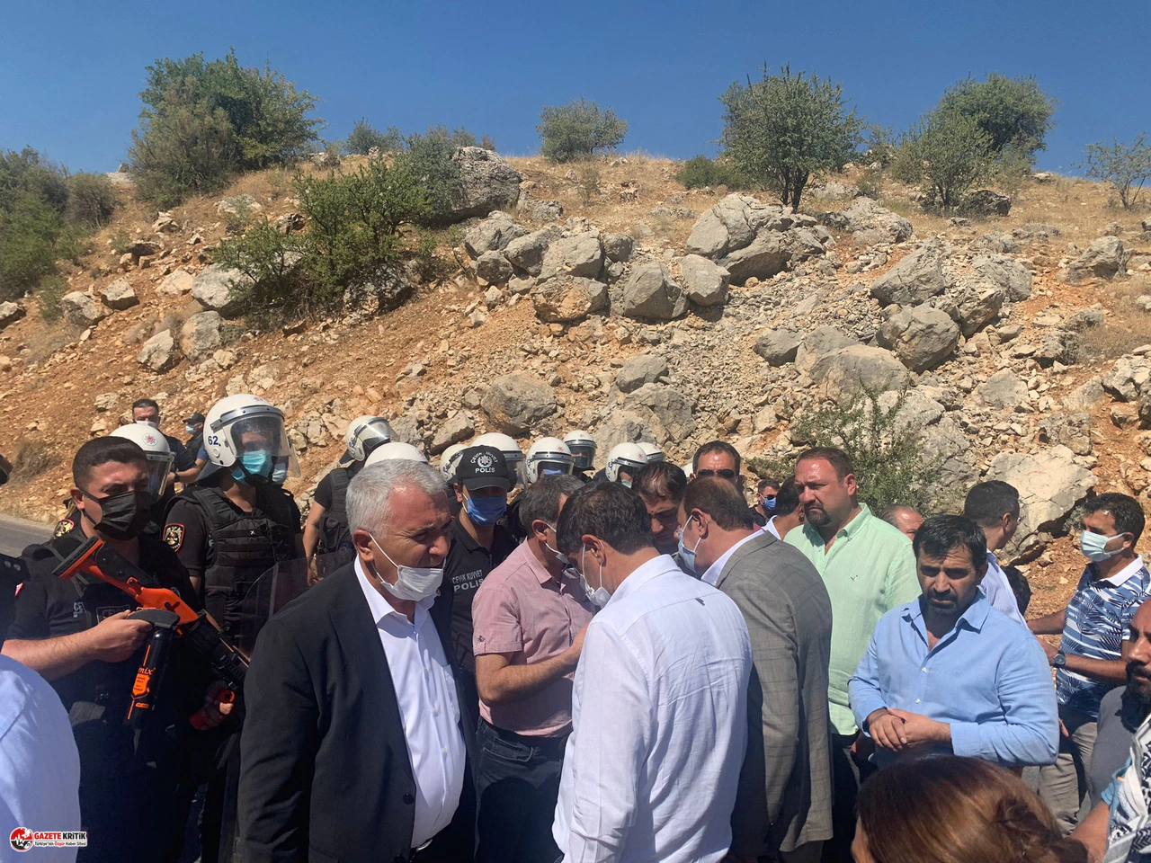 CHP'li vekiller ve Başkan Gümrükçü Tunceli'deki yangın bölgesine gitti!