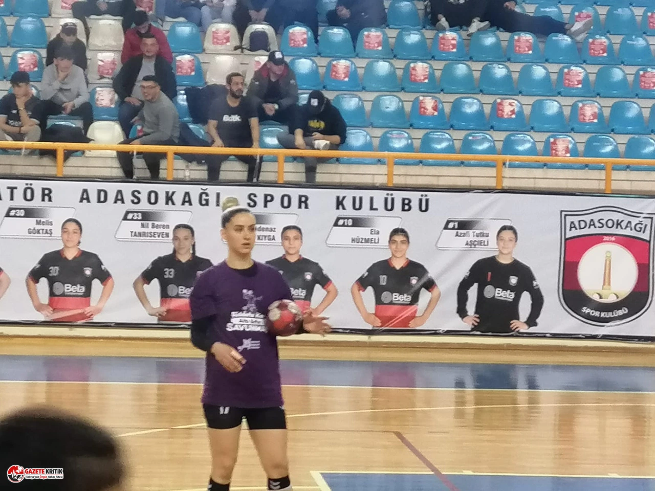 Adana Büyükşehir Belediyesi, Hentbol maçında “Kadına yönelik şiddete karşı altı sıfır savunma”