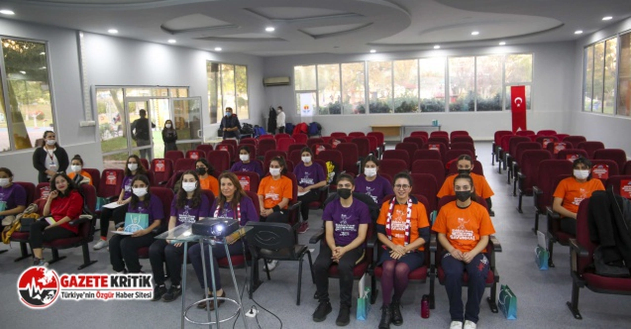 Adana Büyükşehir, kadına yönelik siber şiddete dikkat çekti