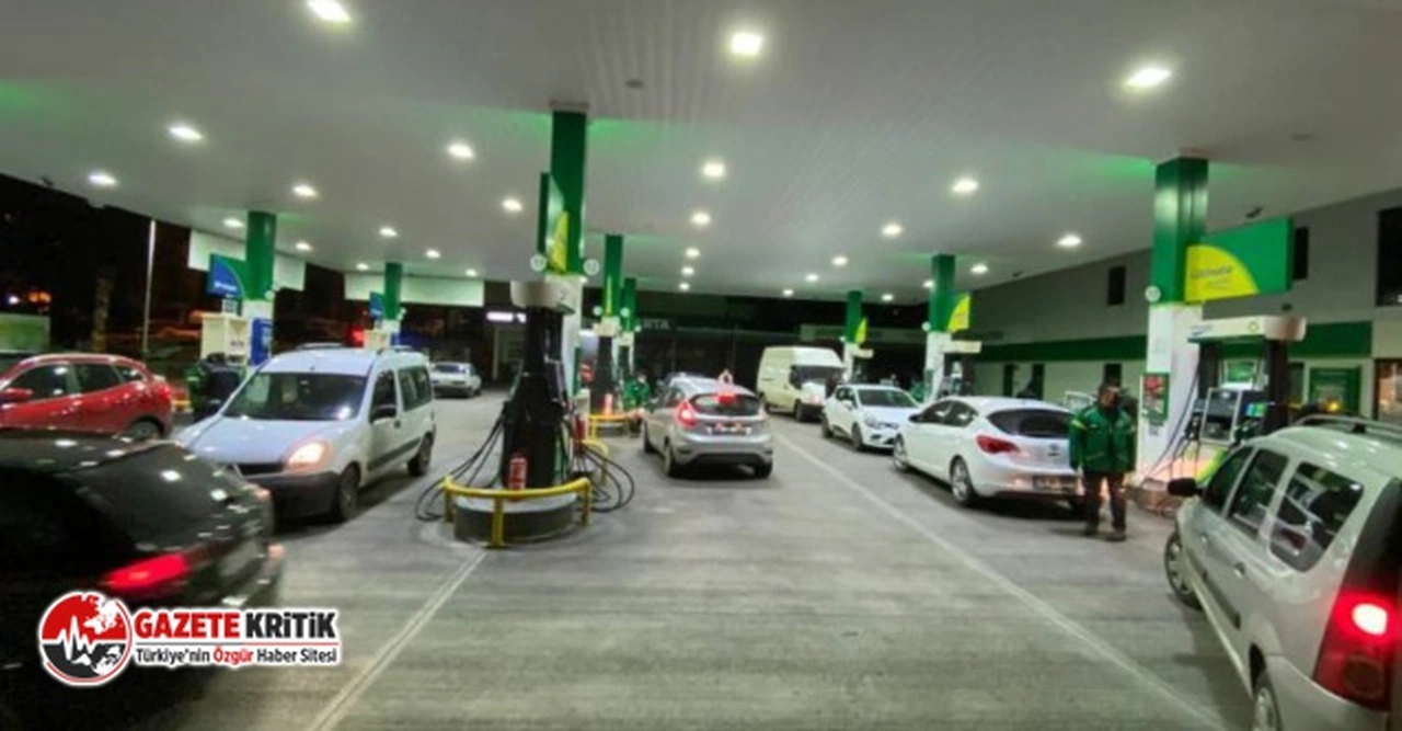 Akaryakıt istasyonlarında zam öncesi araç kuyruğu yaşandı!