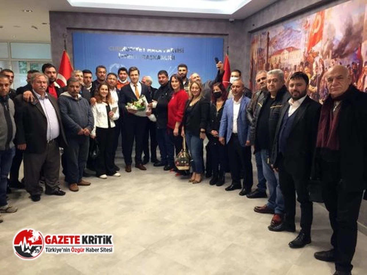 CHP izmir'in yeni binasına ilk büyük ziyaret romanlardan!