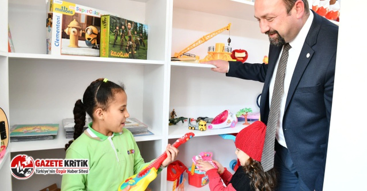 Utku Gümrükçü fark yaratıyor: Çiğli'nin İlk Oyuncak Kütüphanesi Açıldı