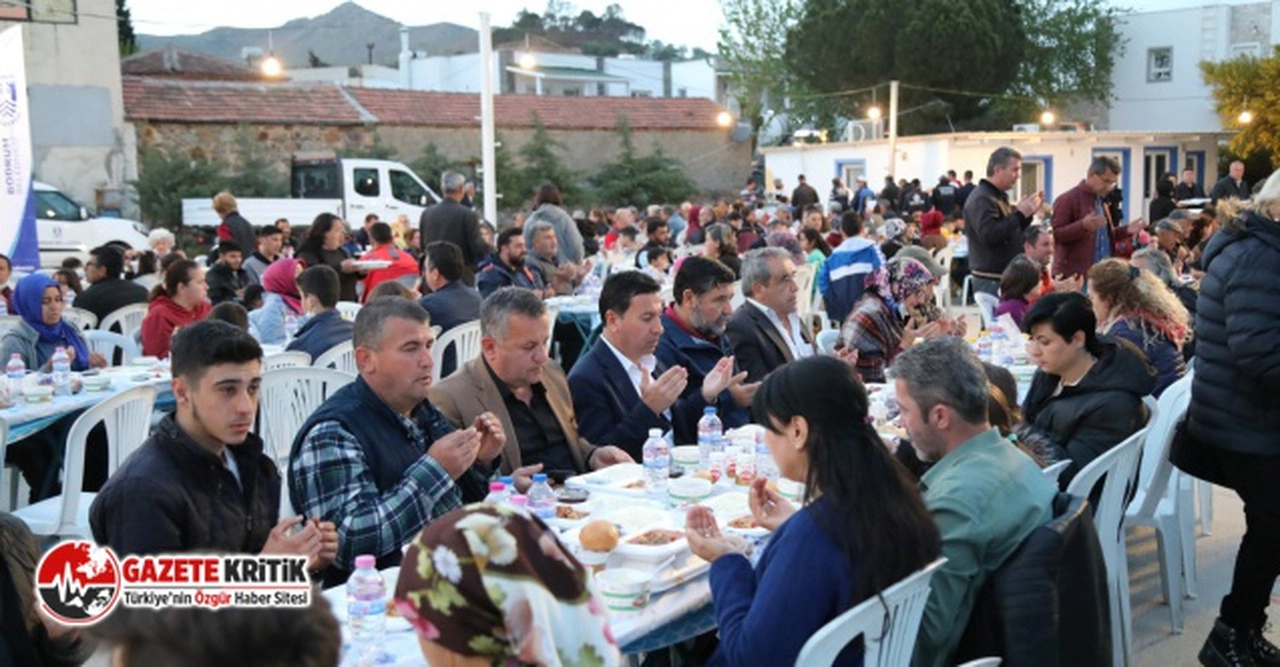 BODRUM BELEDİYE BAŞKANI AHMET ARAS, İFTARI DEREKÖY’DE VATANDAŞLARLA BİRLİKTE AÇTI