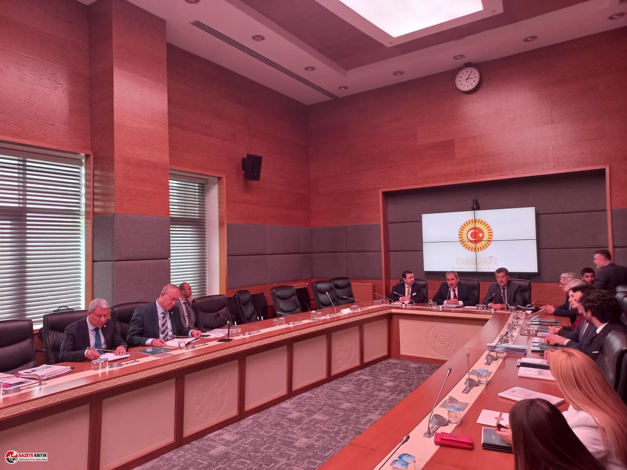 KİT komisyonunda bir ilk yaşandı: Bankalar çoğunluğu sağlayamadı toplantılar ertelendi