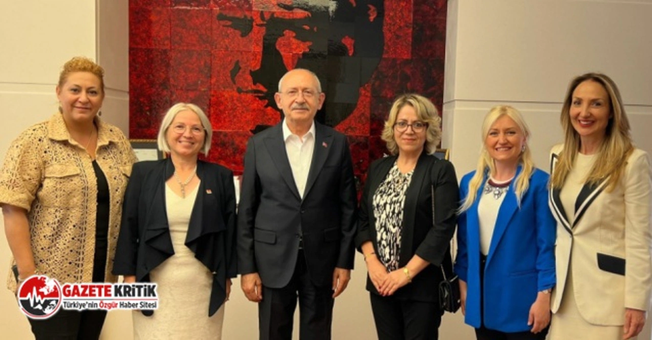 KILIÇDAROĞLU, SON BİR YILDA PARTİYE KATILAN 85 BİNİNCİ YENİ KADIN ÜYEYE CHP ROZETİ TAKTI