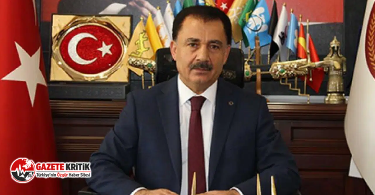 Önce HSK'daki sonra da MHP'deki görevinden istifa etti!