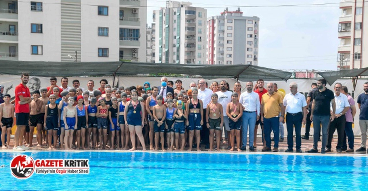 Başkan Zeydan Karalar, yüzme öğrenen çocuklar ve velilerle bir araya geldi