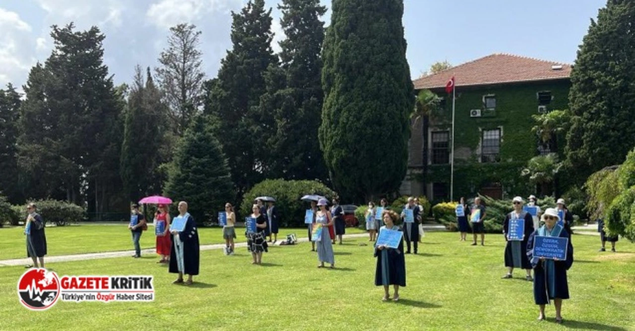 Boğaziçi’nde kıyım devam ediyor: Tek tek işten çıkarıldılar, dersleri iptal edildi