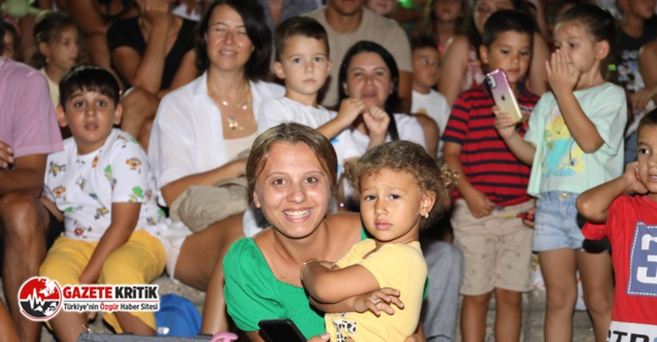 Marmaris Belediyesi: Binlerce Çocuk Hep Birlikte Şarkılar Söyledi