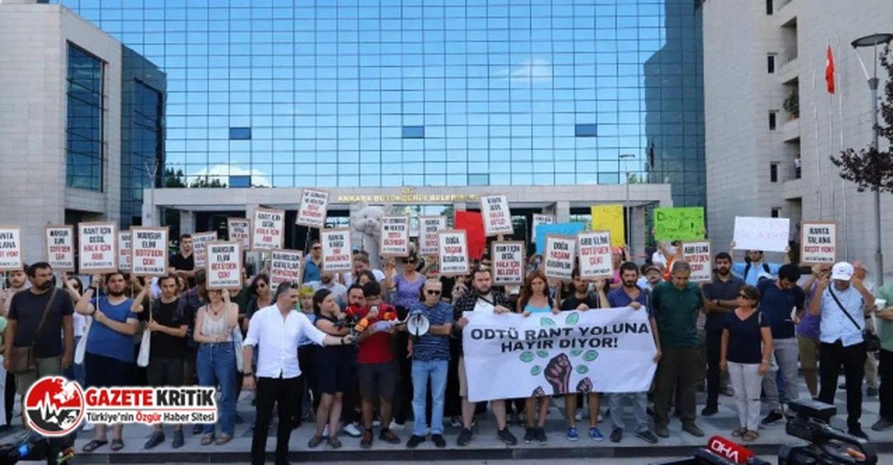 ODTÜ'lüler ABB önünde: Mansur elini ODTÜ’den çek
