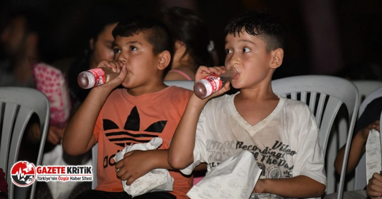Yenişehir'de açık havada sinema keyfi yaşanıyor