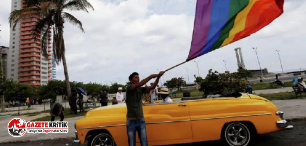 Küba'da eşcinsel çiftlerin evlat edinmesinin yasallaşması referandumu düzenlendi