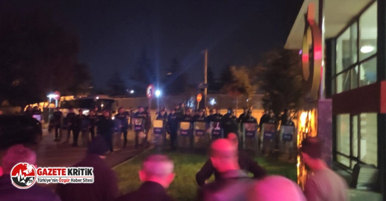 Zafer Partisi Genel Merkezi'ne Sabaha Karşı Pankart Baskını