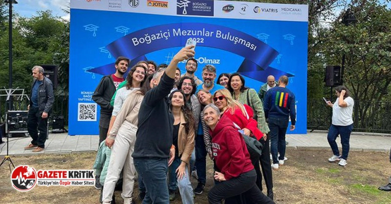"MEZUNLAR GÜNÜ" ETKİNLİKLERİ ENGELLENEN BOĞAZİÇİ MEZUNLARI, SANATÇILAR PARKI'NDA BULUŞTU