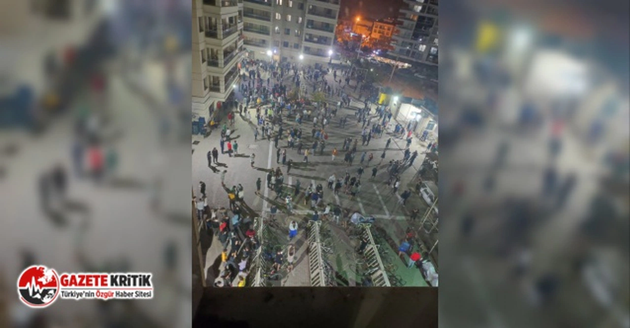 İzmir'de deprem sonrası vatandaşlar geceyi dışarda geçiriyor