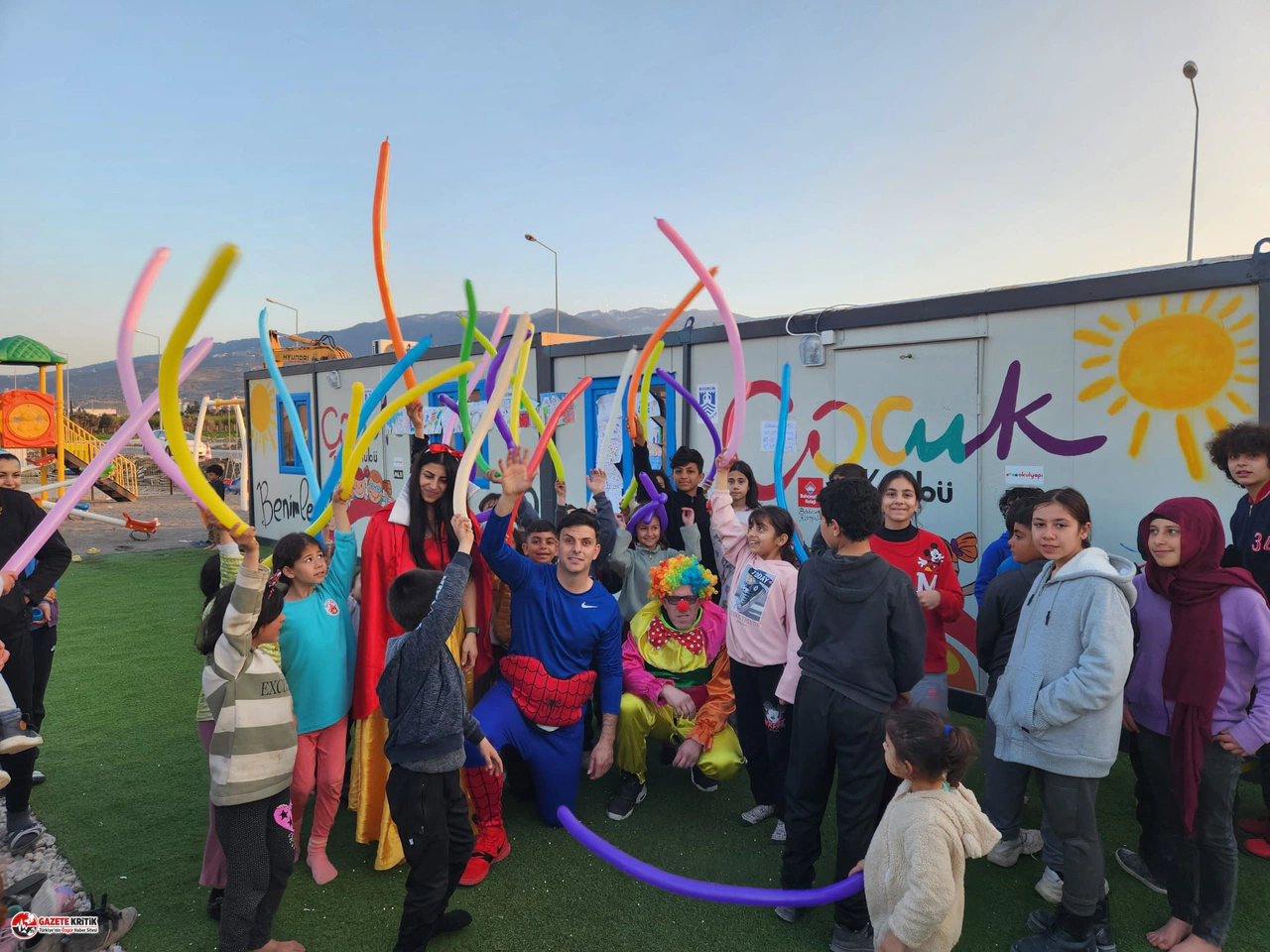 BODRUM BELEDİYESİ'NDEN SICAK DOKUNUŞ:HATAY ARSUZ DOSTLUK KENTİ DEPREMZEDELERİN HİZMETİNDE