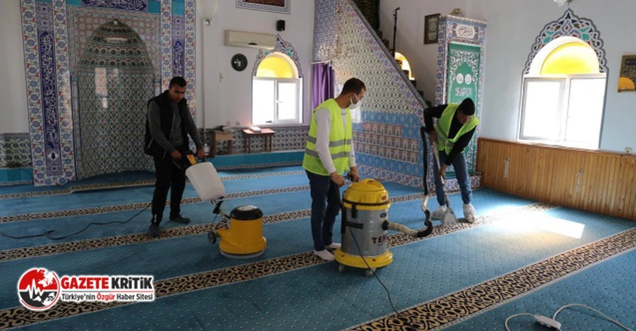 Burhaniye'de ibadethanelere Ramazan ayına özel detaylı temizlik