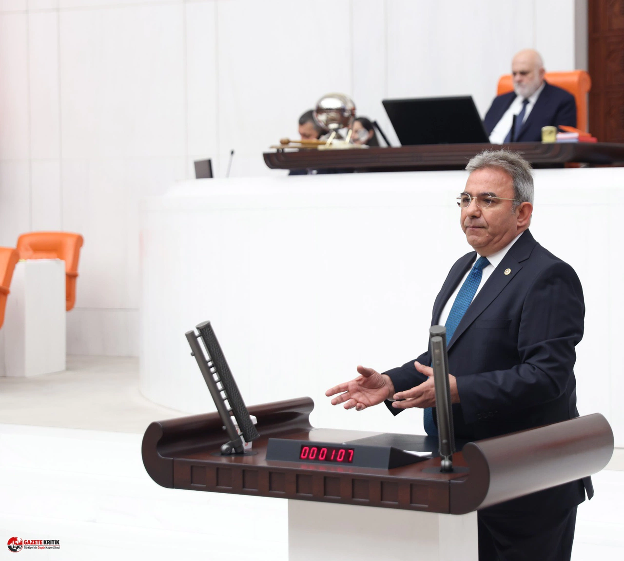 CHP’Lİ BUDAK: “ANTALYA AKSU BELEDİYESİ, NE KANUN TANIYOR NE DE YARGI KARARI”