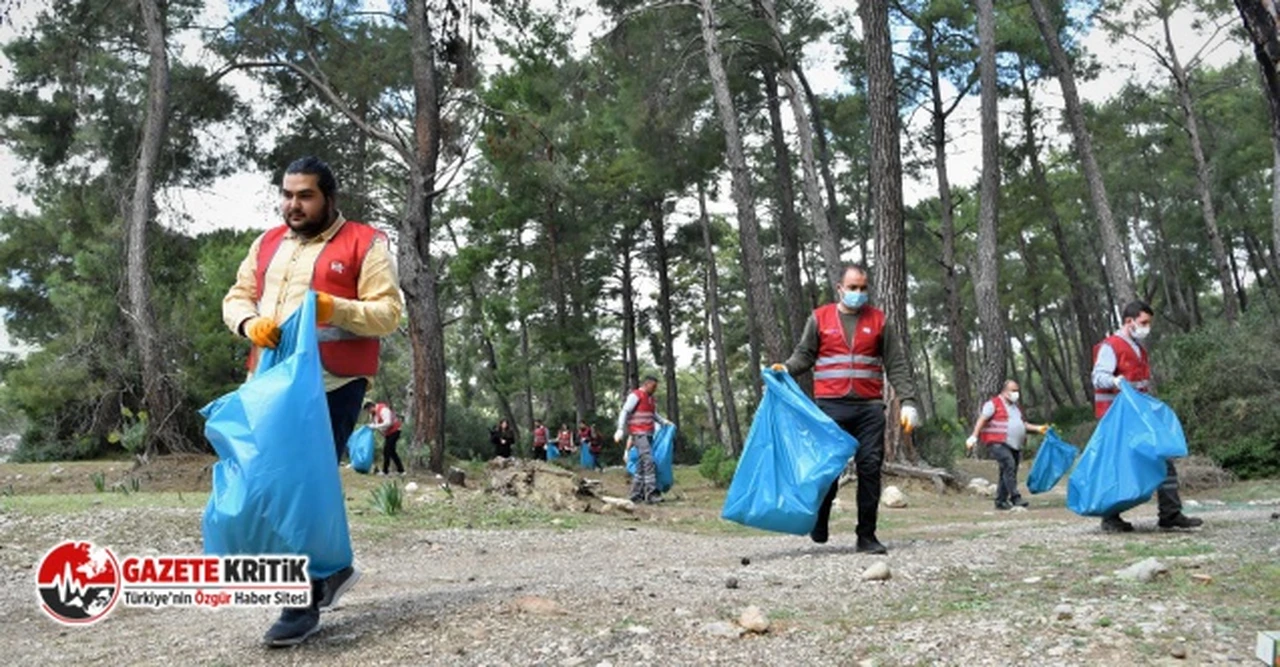 Sıfır Atık Günü’nde ormanı temizlediler