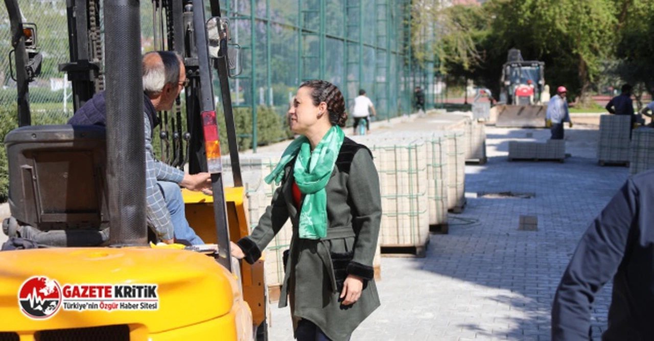 Efes Selçuk'ta çalışmalar sürüyor, Cumhuriyet Mahallesi'nde yollar yenileniyor