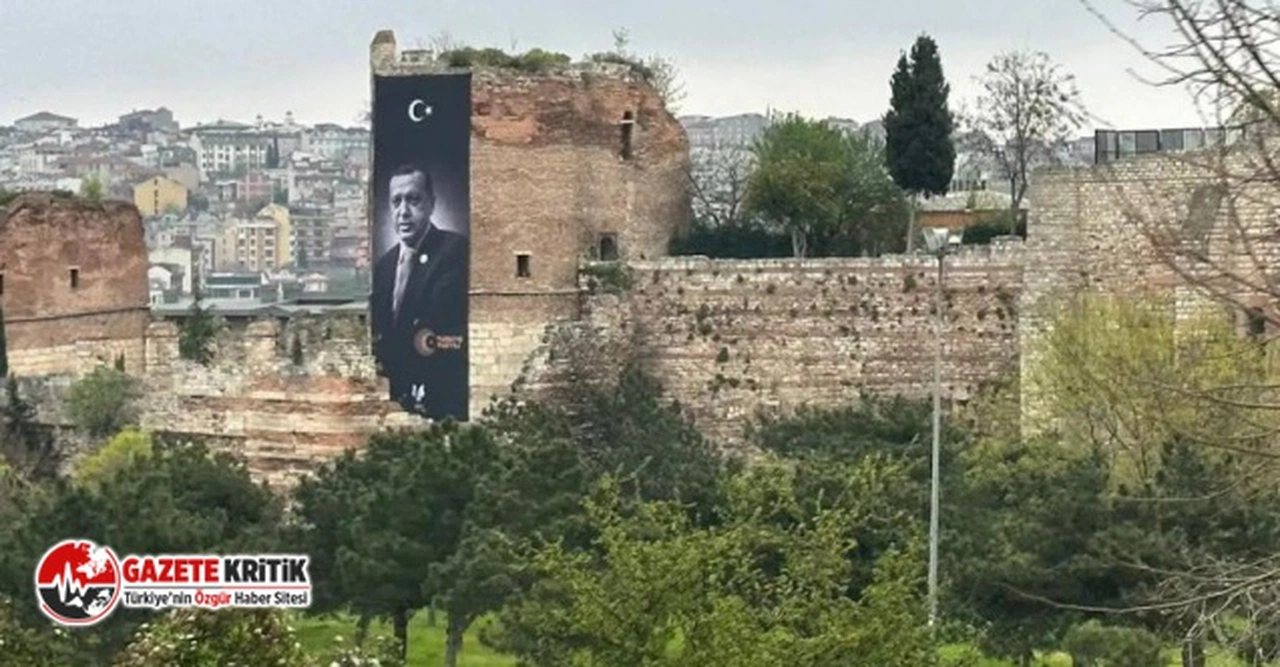 Erdoğan'ın tarihi sura asılan dev pankartı kaldırıldı