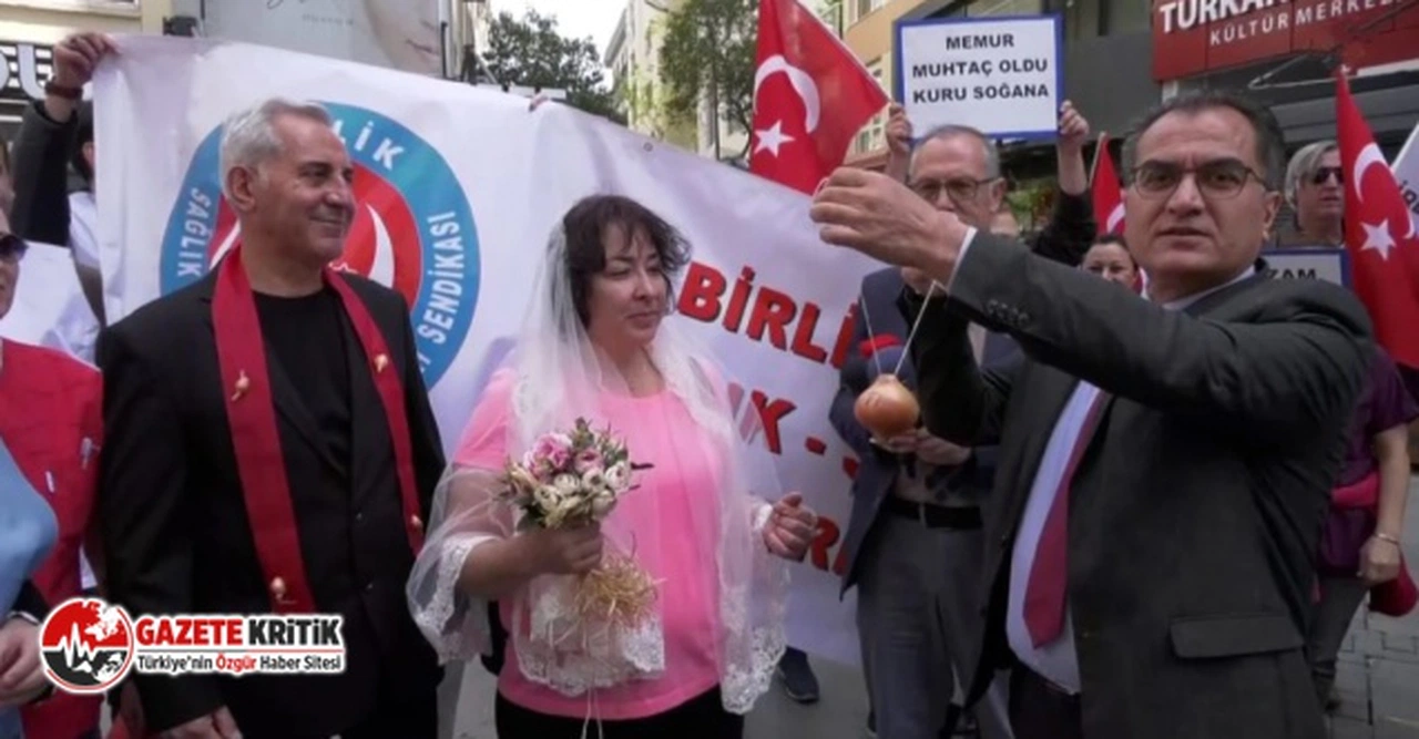 Sağlıkçılar gelin ve damada altın yerine soğan taktı
