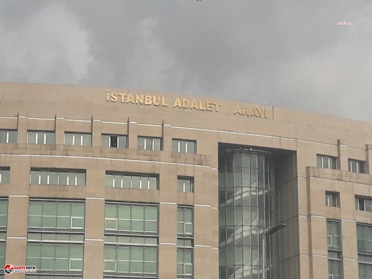 AKP Gençlik Kolları İstanbul İl Başkanlığı’nın silah dağıttığına yönelik paylaşım yapan kişi hakkında gözaltı kararı verildi