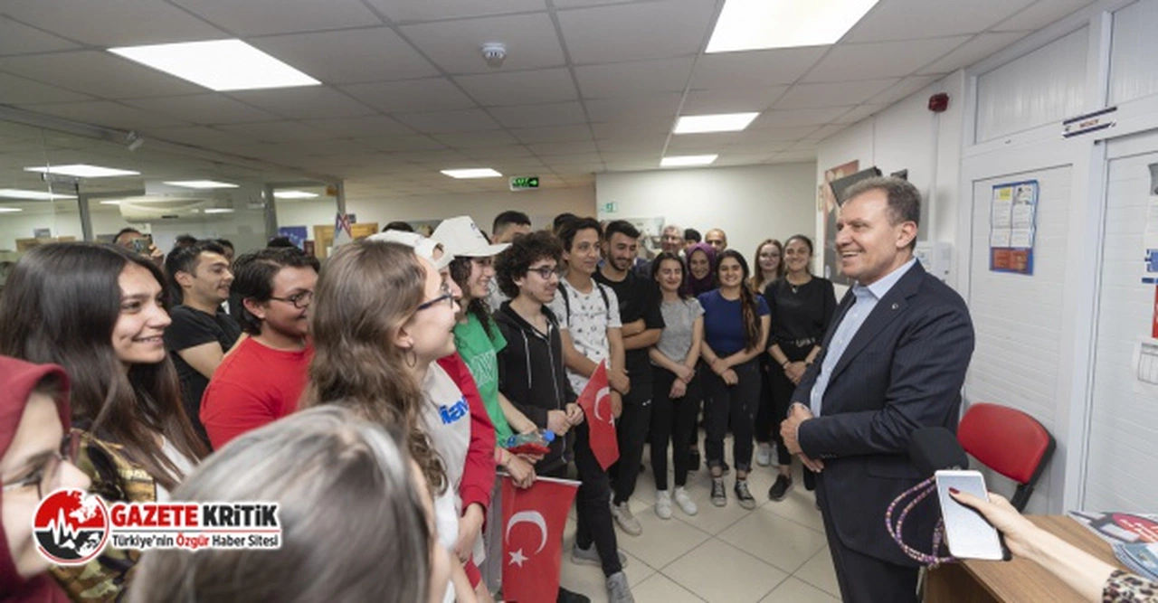 Başkan Vahap Seçer'den Erdemlili öğrencilere 'okuma salonu' sözü