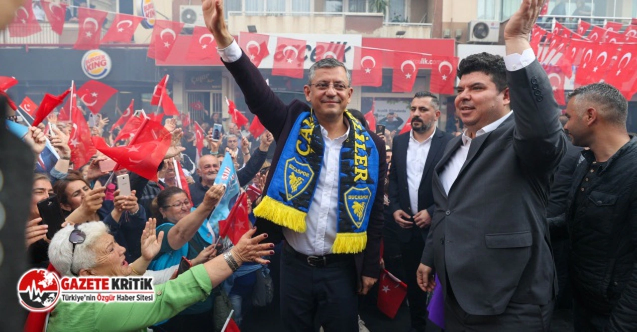 CHP'li Özgür Özel'in İzmir'de açılışını yaptığı seçim bürosu miting alanına dönüştü