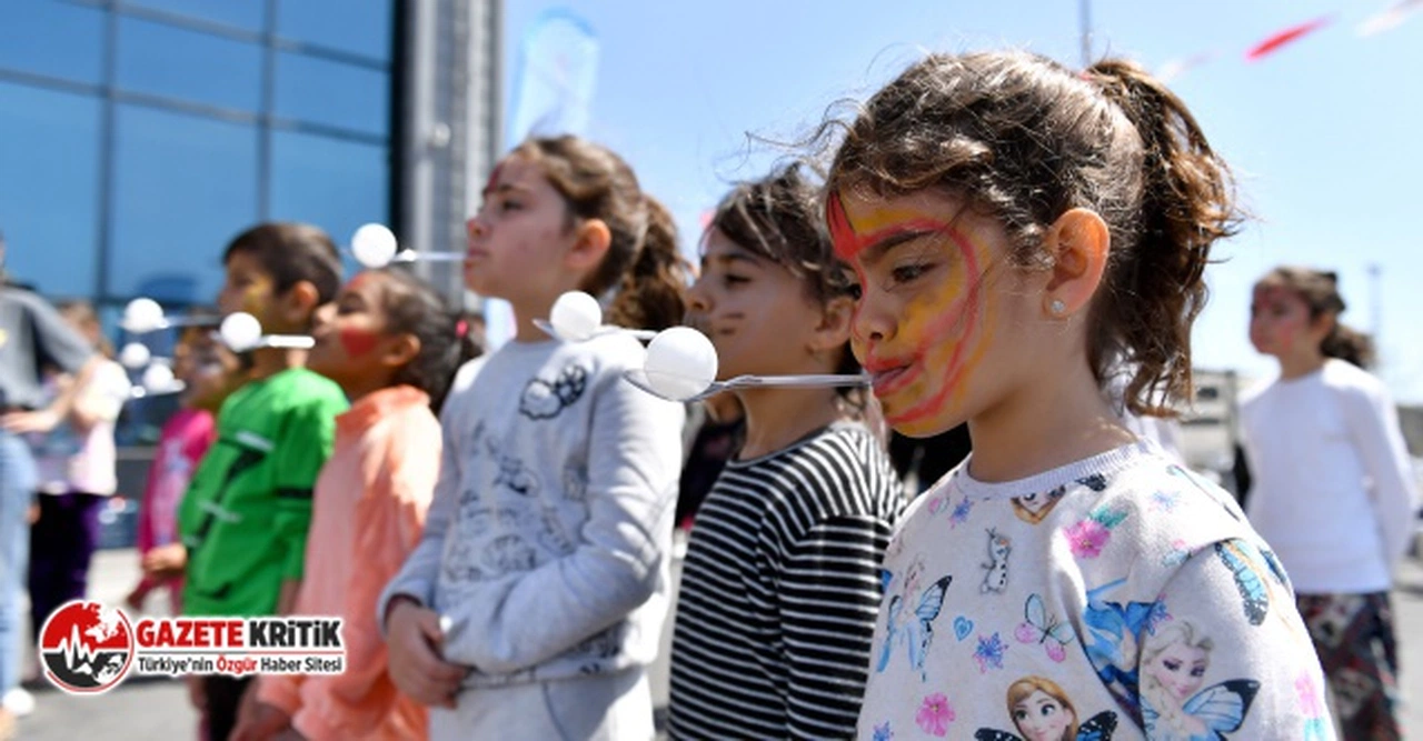Depremzede çocuklar Büyükşehir'in etkinlikleri ile eğleniyor
